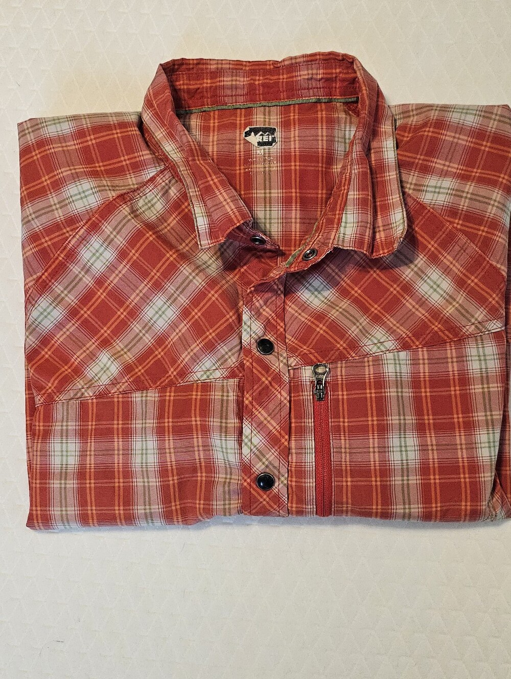 REI Vintage Plaid Short Sleeve Snap Button Hiking Shirt Men’s Size M Red/Orange